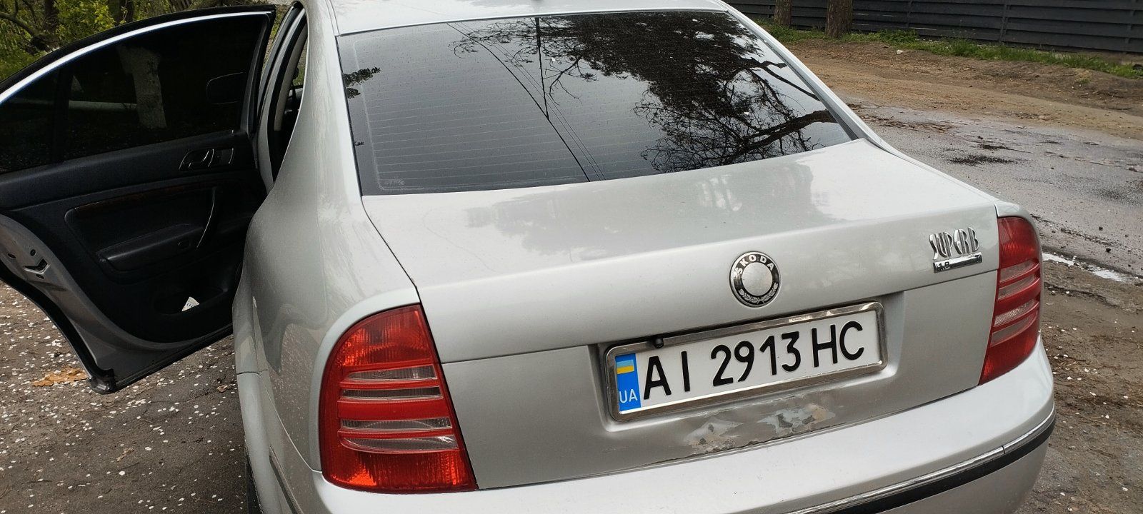 Автомобіль Skoda superb 1