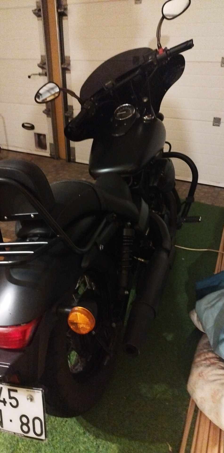 Honda Shadow Phantom 750 + Capacete