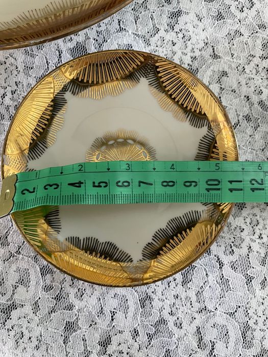 Порцеляновий посуд