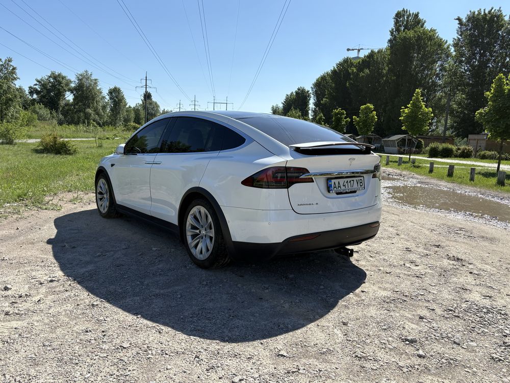 Tesla Model X 2017