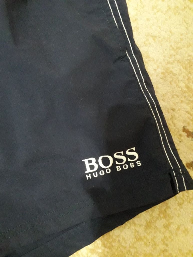 Мужские фирменные шорты HUGO BOSS