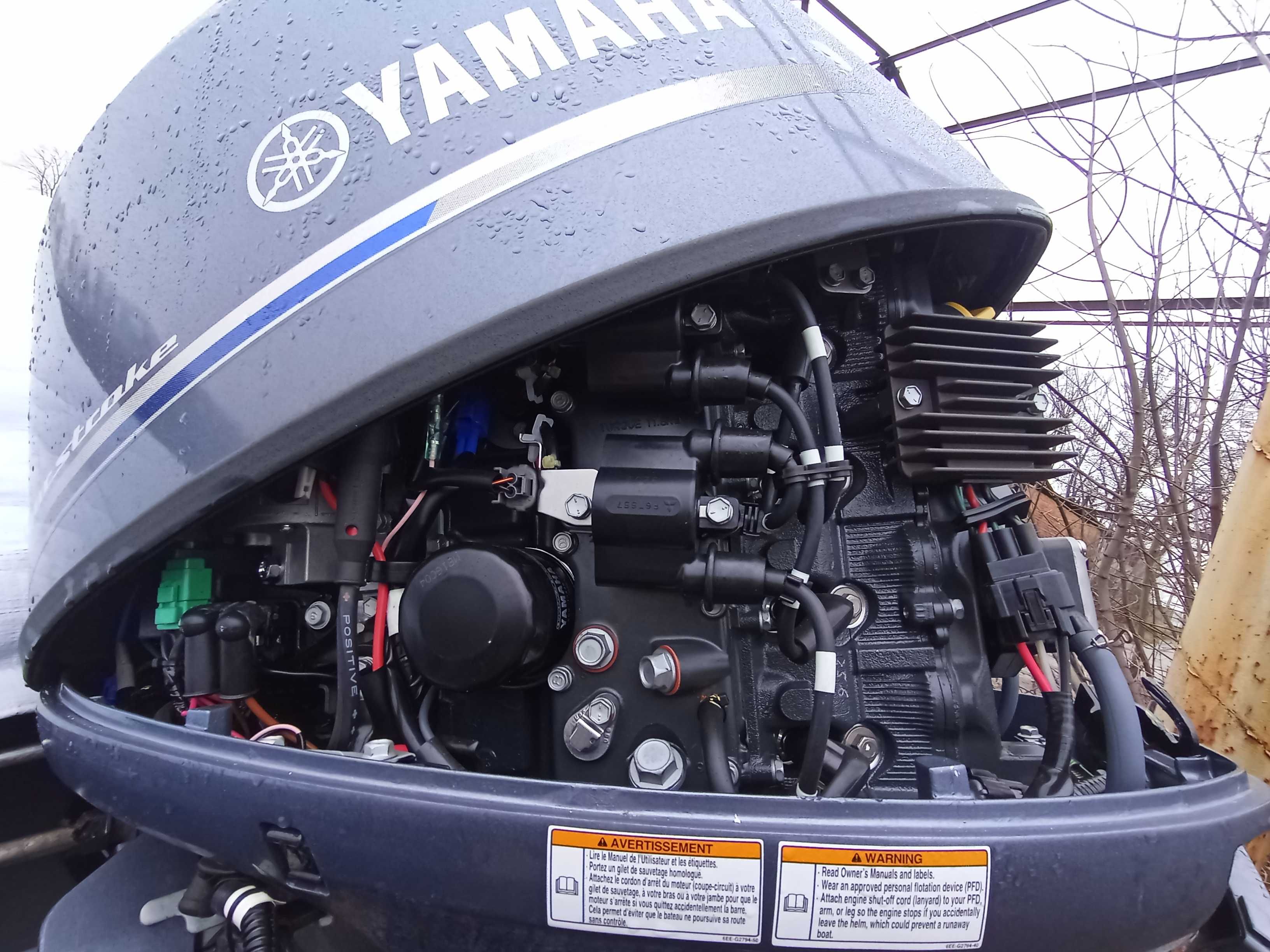 Двигун катера. YAMAHA four stroke