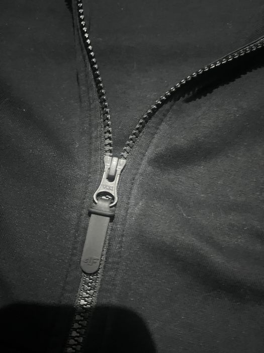 Bluza 4f czarna w bdb stanie