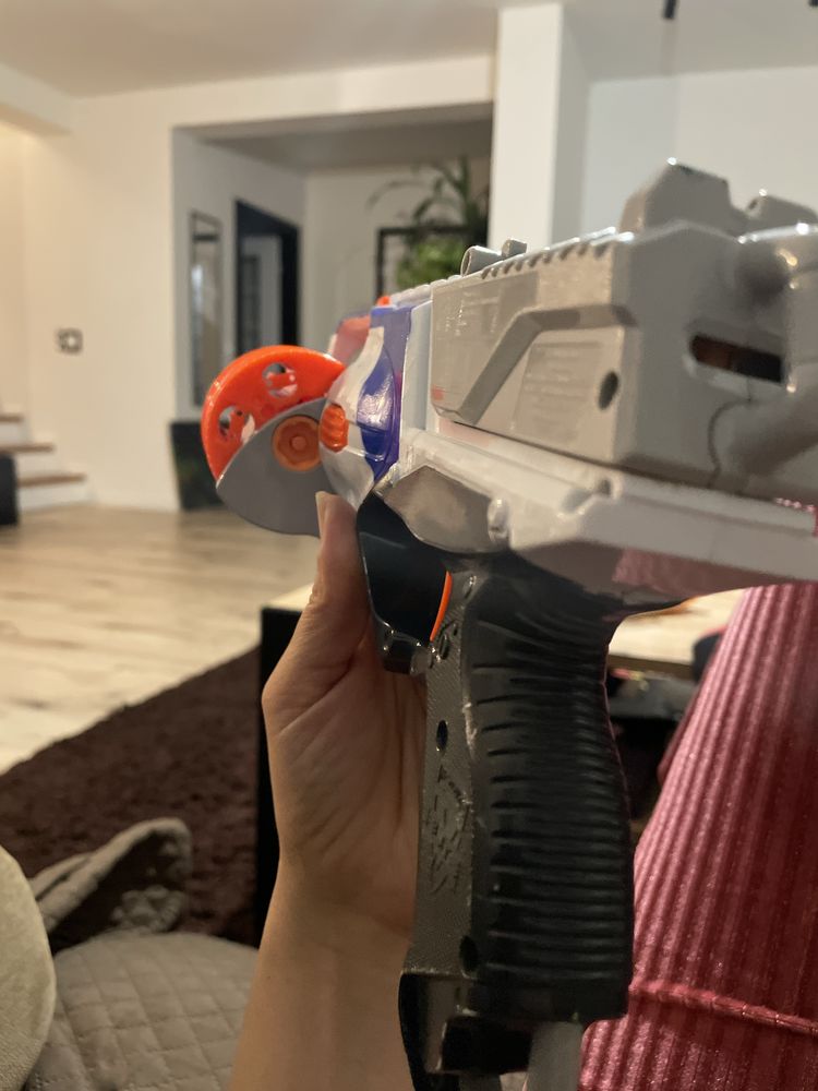 Postolet Nerf Elite Strongarm
