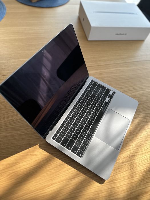 apple MacBook Air M1 8GB 256GB SSD gwiezdna szarość IDEAŁ grafit