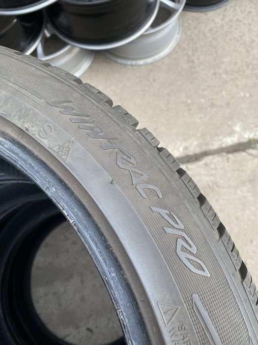 Шини 235 45R19 99V Vredestein Wintrac pro