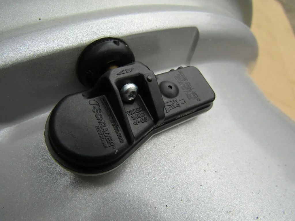 4x Felgi 16 Hyundai i30 I II III ix35 ix20 ix25 Tucson Kia + czujniki TPMS