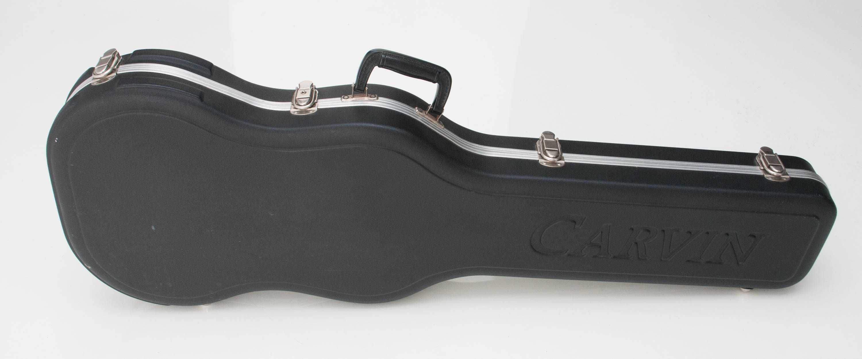 20 Cases e 8 gigbags para guitarras e Baixos e vários tripés/ suportes