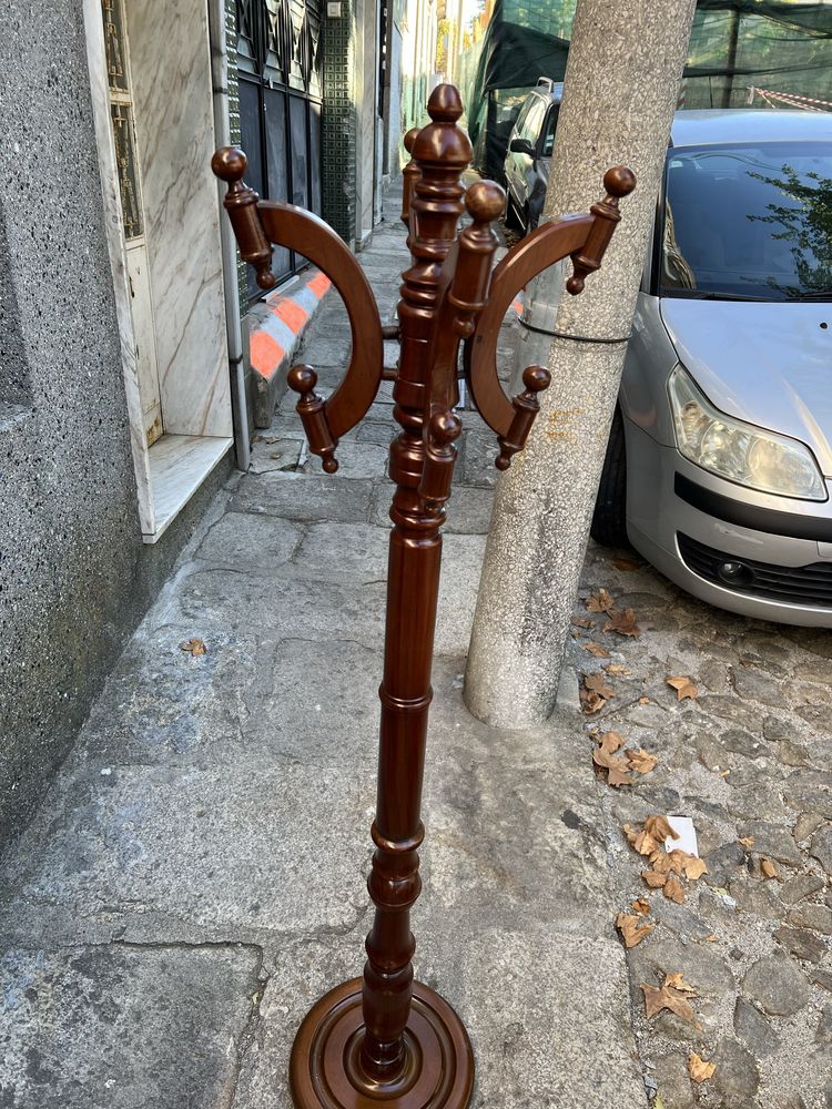 Bengaleiro em madeira de mogno