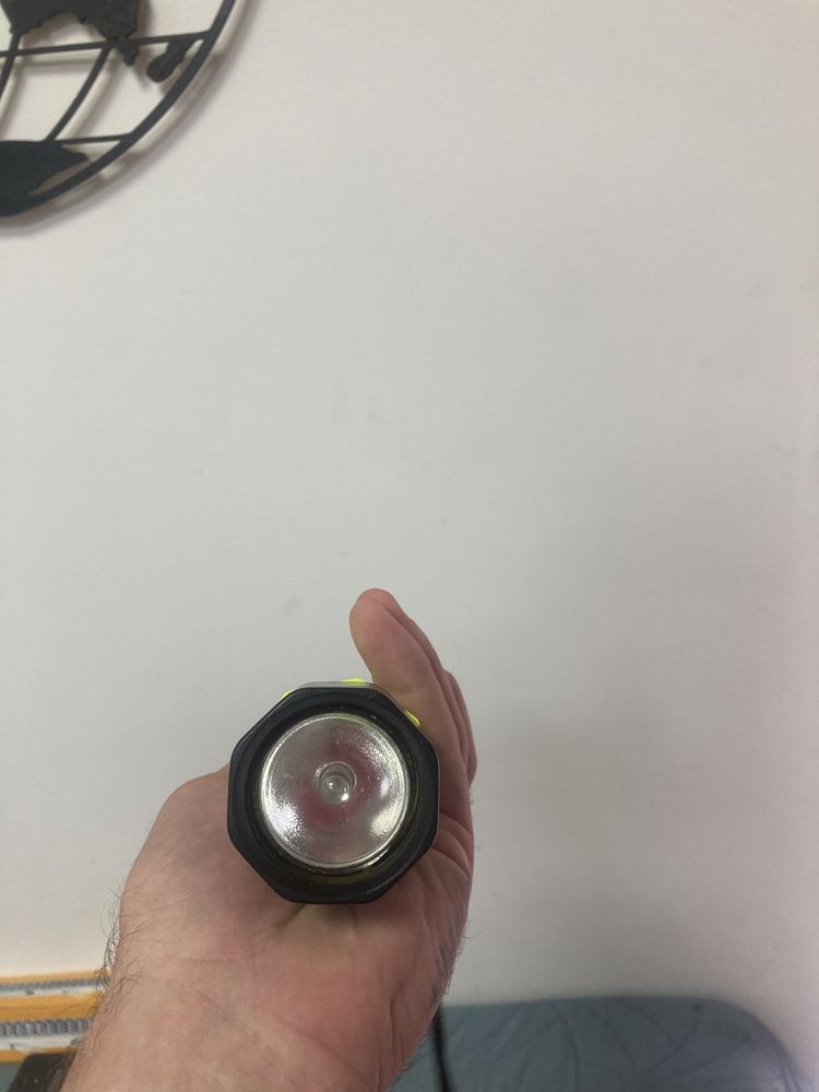 Продам ліхтарик Pelican Super SabreLite Flashlight