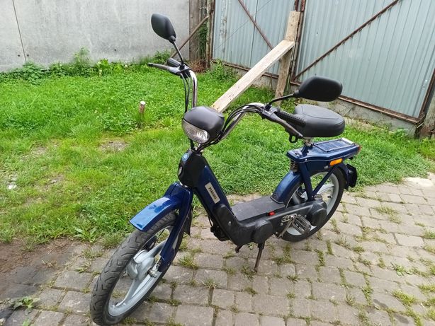 Moped piadgo giao