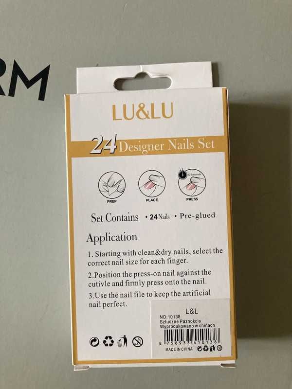 Fioletowe świecące tipsy sztuczne paznokcie press on nails