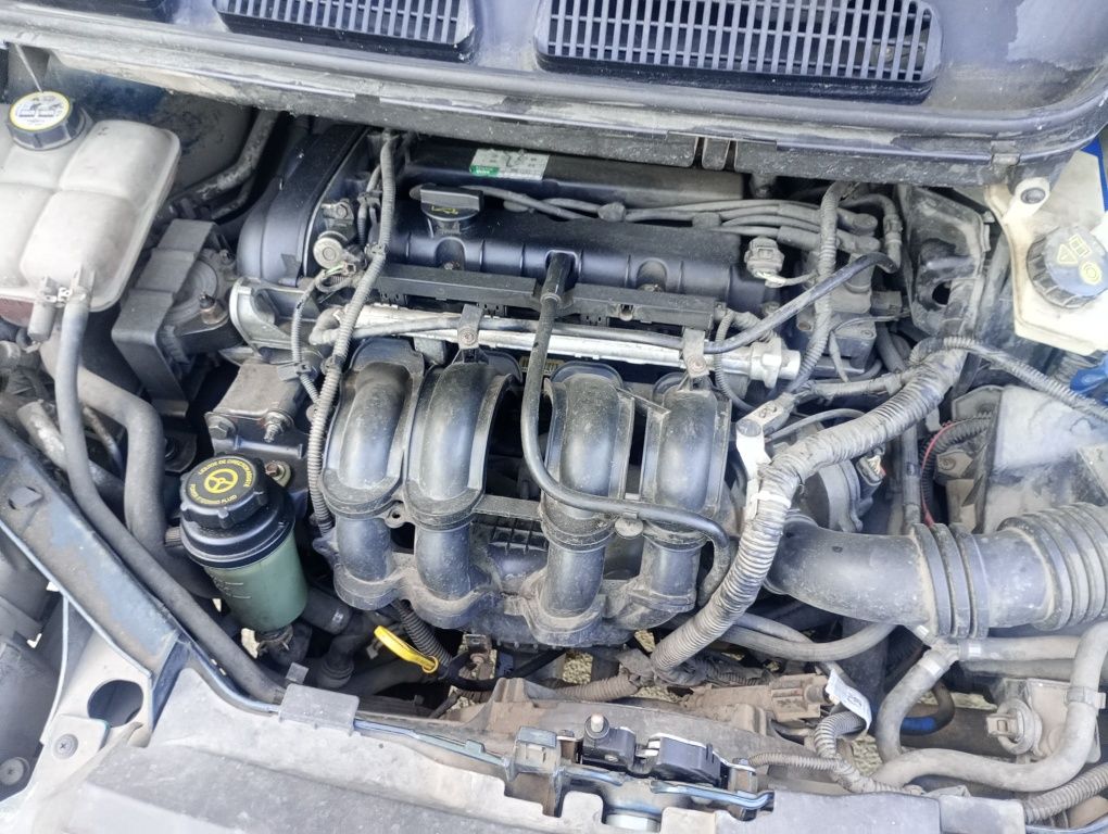 Автомобиль Ford C-max