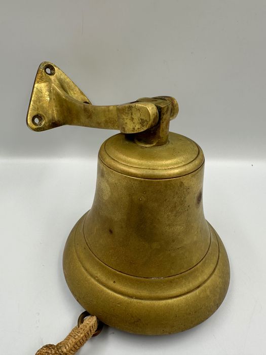 Duży mosiężny dzwon okrętowy do powieszenia