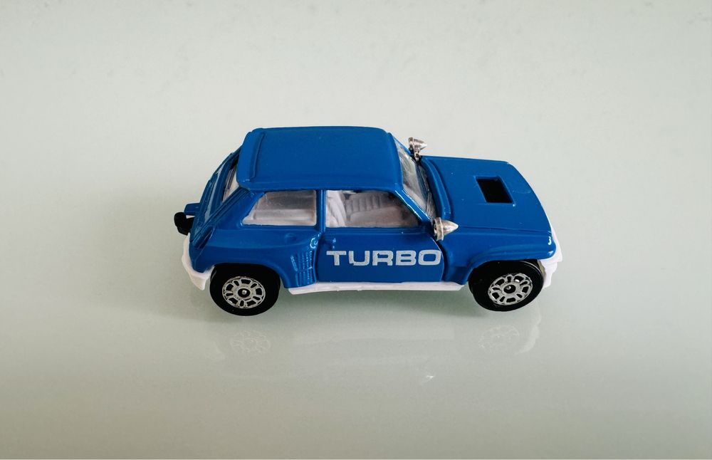 Corgi - Renault 5 Turbo 1/64. Skala jak Matchbox. Made in GB.