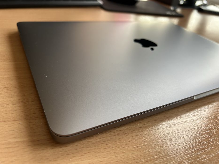 MacBook Pro 13 2017 (A1708) | i5-8Gb RAM-256Gb SSD |