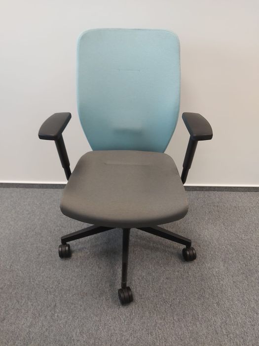 Fotele biurowe 100 zł za 1 fotel lub 1000 zł za 8 foteli