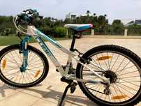 Bicicleta de montanha CUBE de 24 polegadas para venda