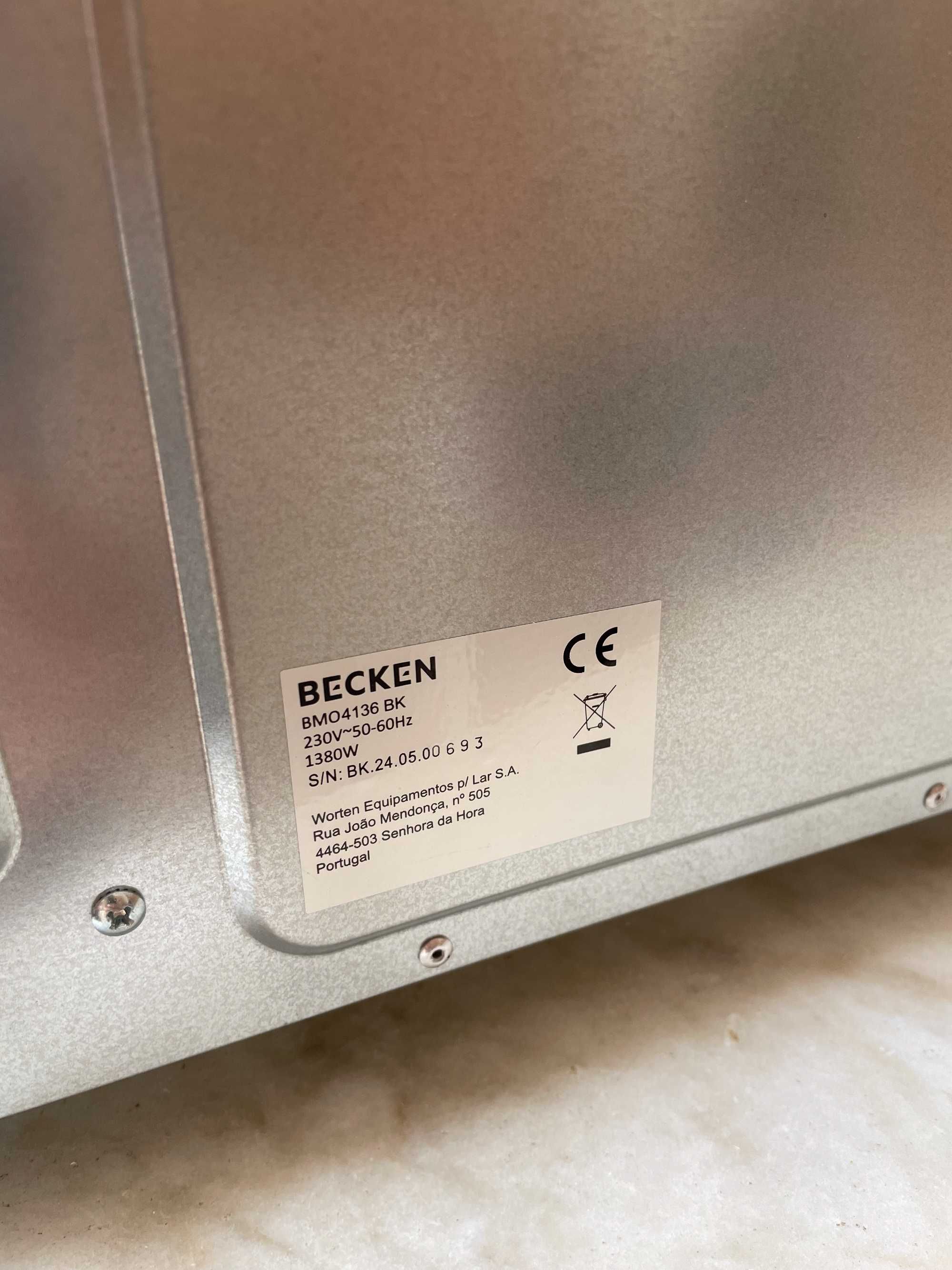 Mini-forno BECKEN BMO4136 (Capacidade: 20 L - 1380 W)