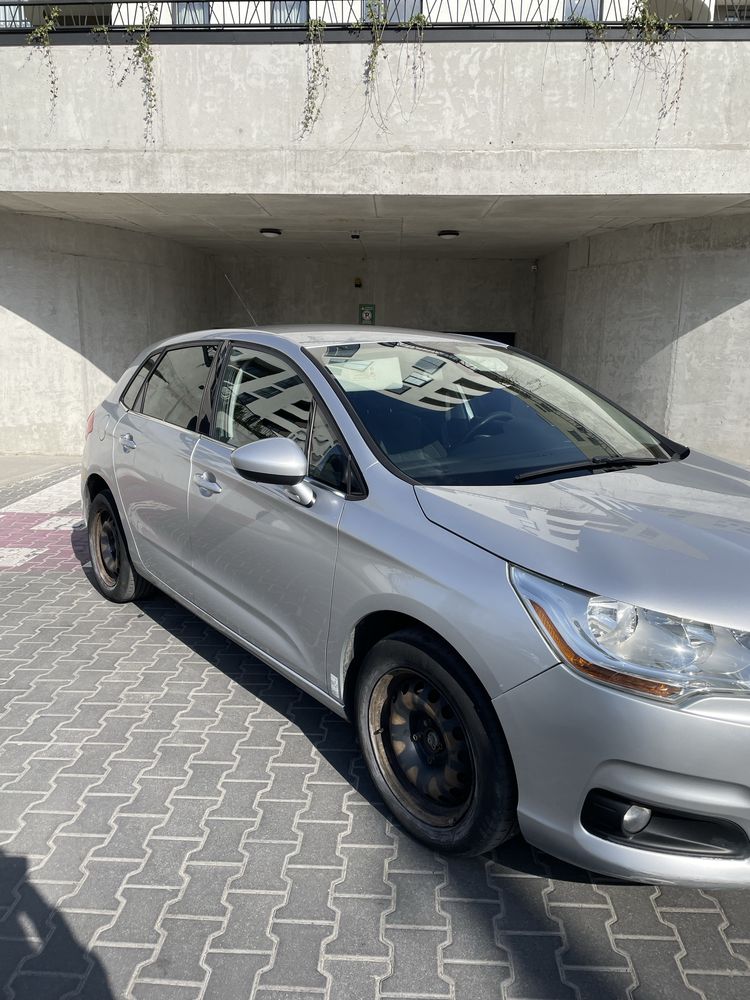 Автомобіль Citroen C4