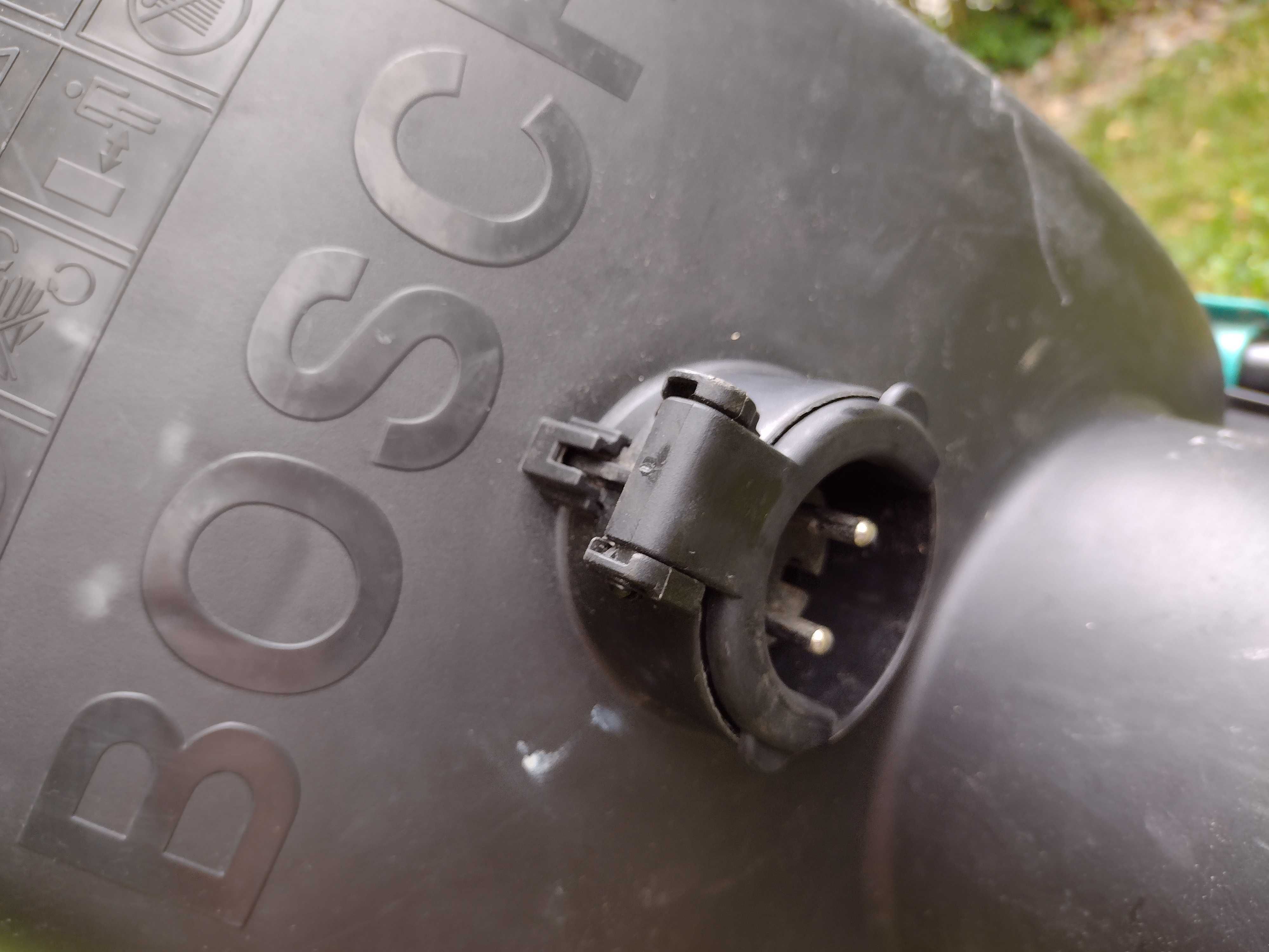 Bosch AXT Rapid 2000  rozdrabniacz do gałęzi