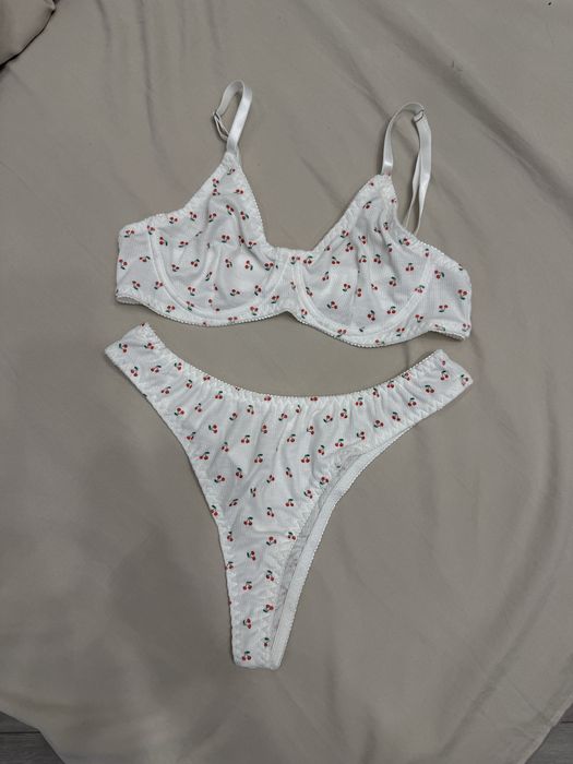 Білизна нова жіноча