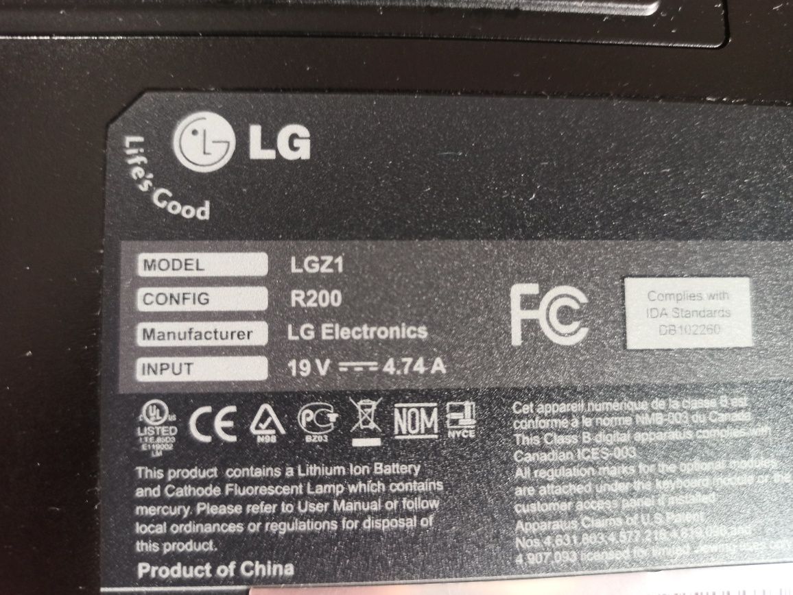 Portátil LG com fonte de alimentação