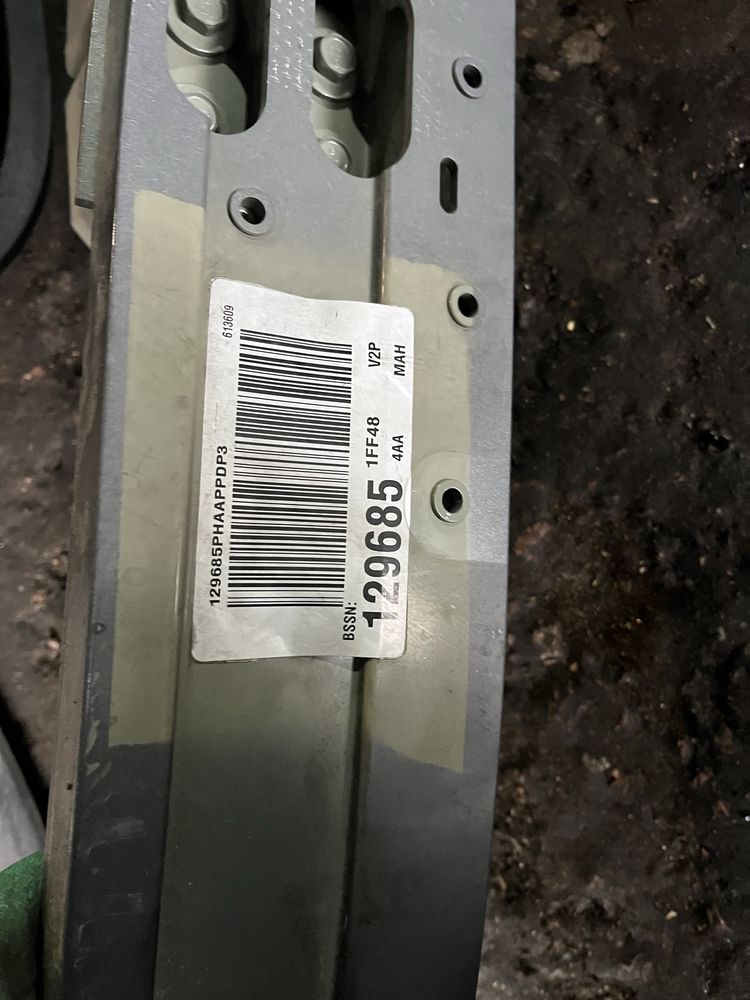 Bolt euv 22-23рік підсилювач бампера