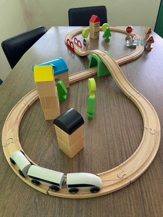 Pista de comboio de madeira IKEA LILLABO 45 peças