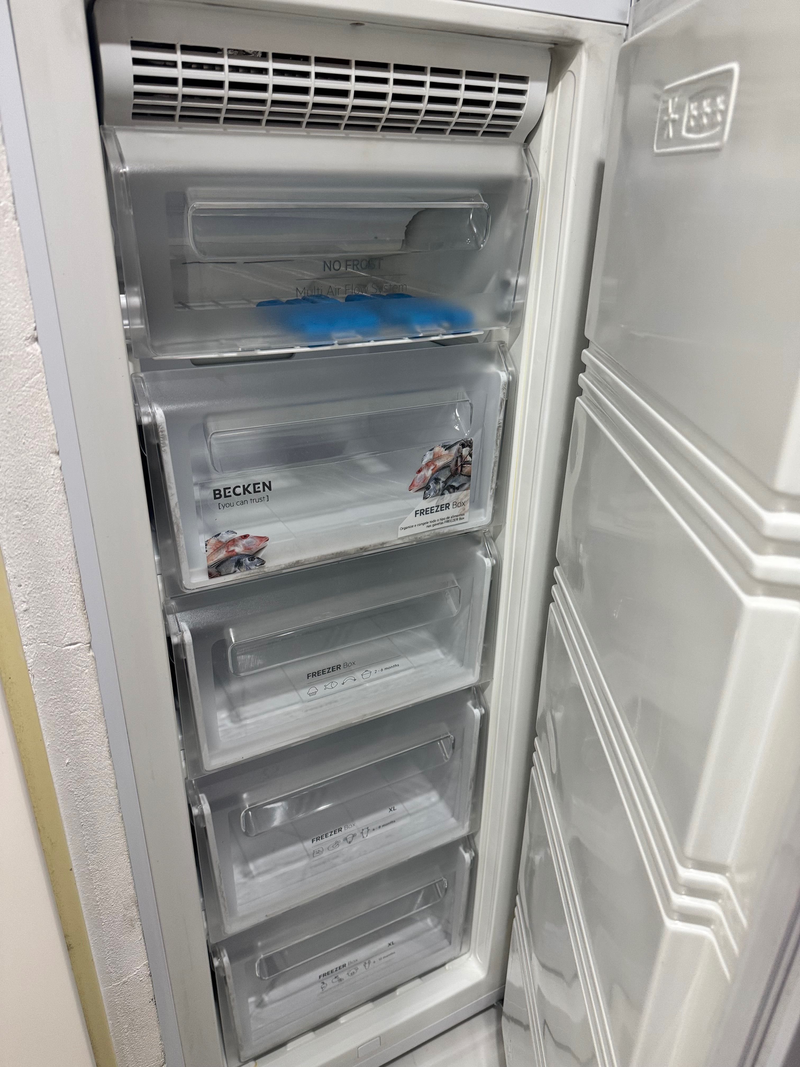 Vendo arca vertical
