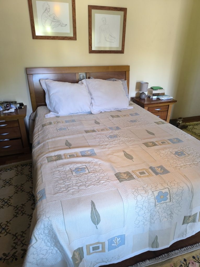 Mobília de quarto em cerejeira