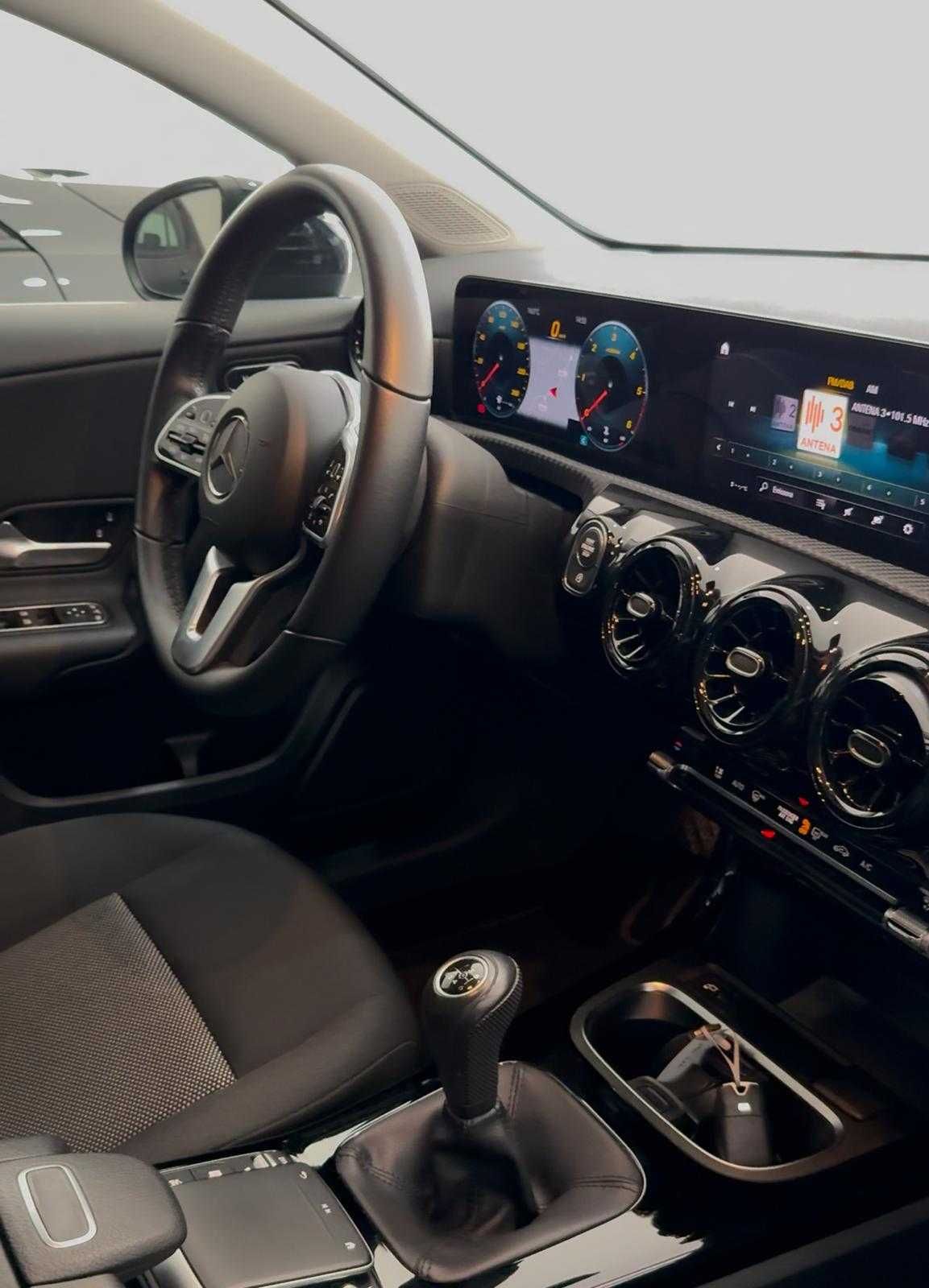 MERCEDES-BENZ A180d (Só com 71 059 km)