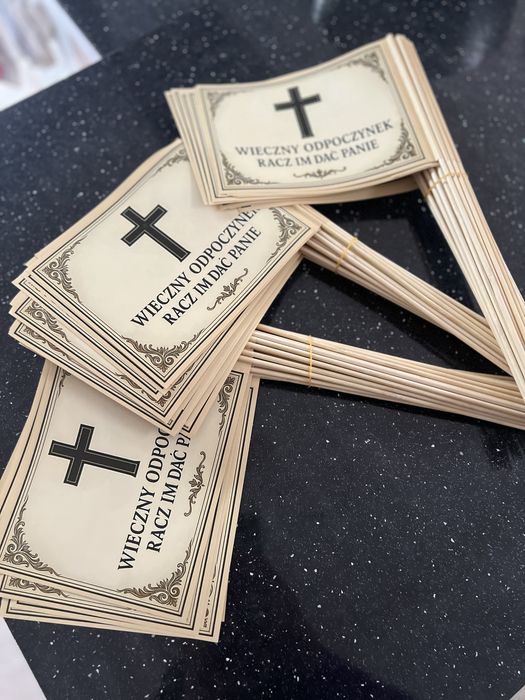 Chorągiewki dekoracyjne na Wszystkich Świętych – pakiet 500 sztuk