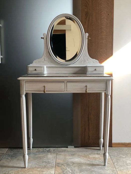 Toaletka Francja z marmurowym blatem