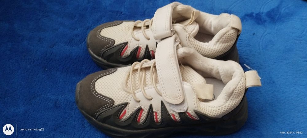 Кросівки дитячі.
