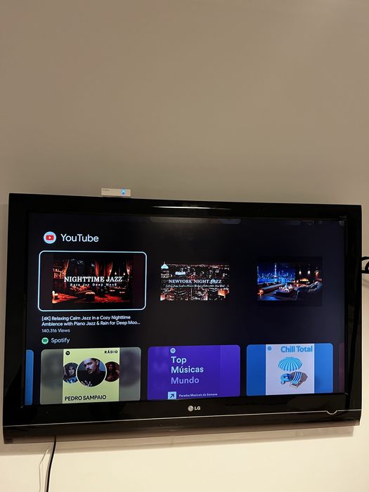 TV LG 55” em ótimo estado + Box Smart TV incluída