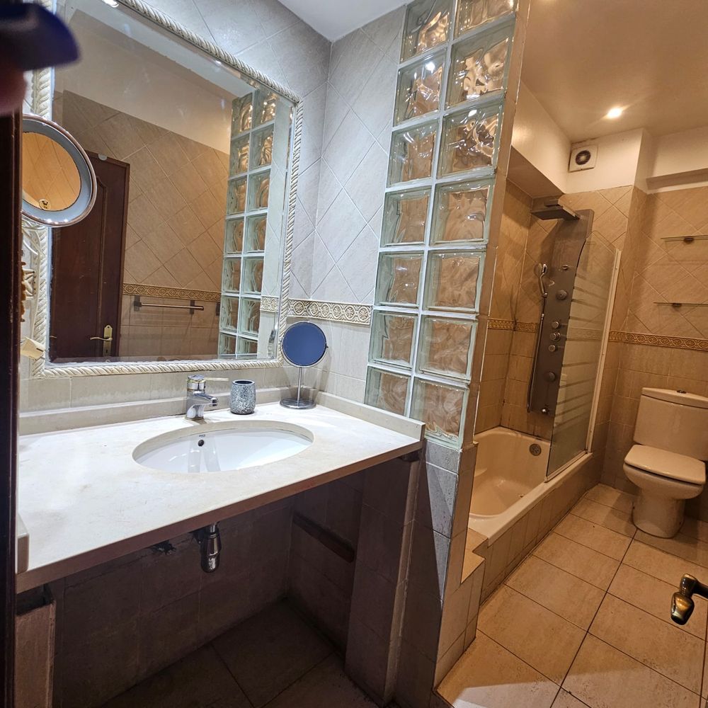 Quarto para alugar junto ao metro