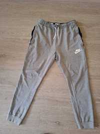 Spodnie dresowe nike r. S