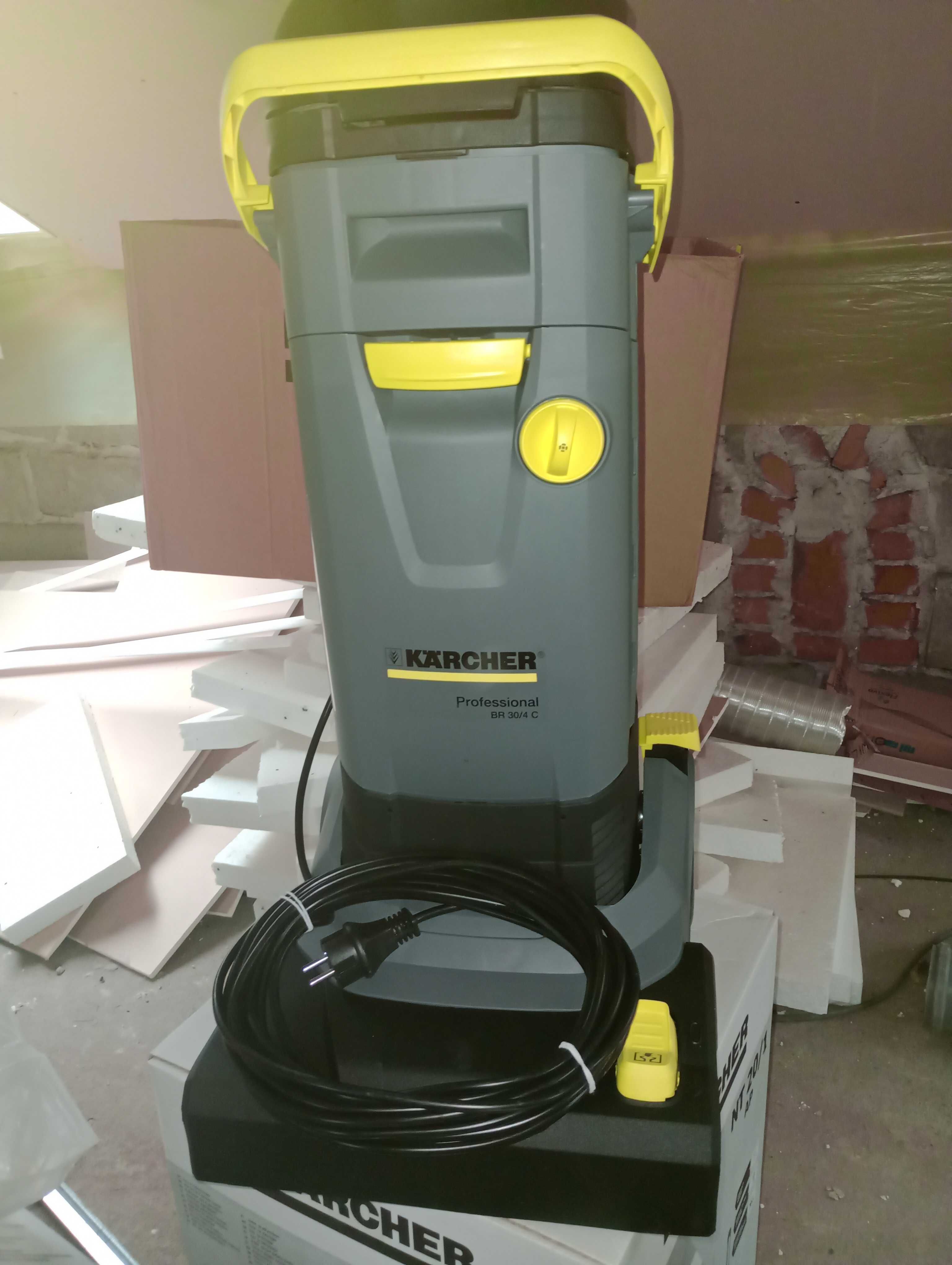 Szorowarka Karcher professional BR 30/4 c