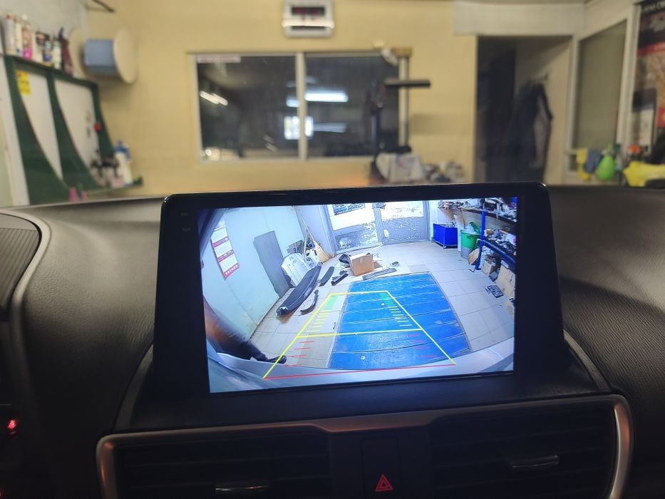 Мазда 3  2014 г 2.0 бензин автомат