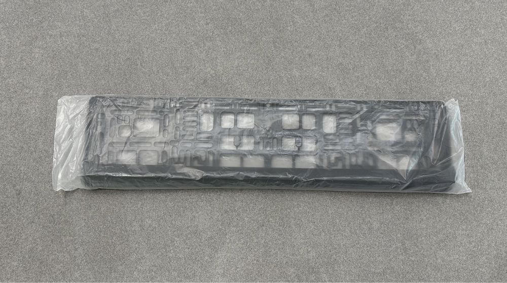 Рамка номера автомобиля чёрная