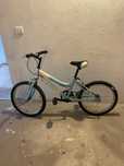 Bicicleta júnior, roda 24 + rodas de aprendizagem+capacete de proteção