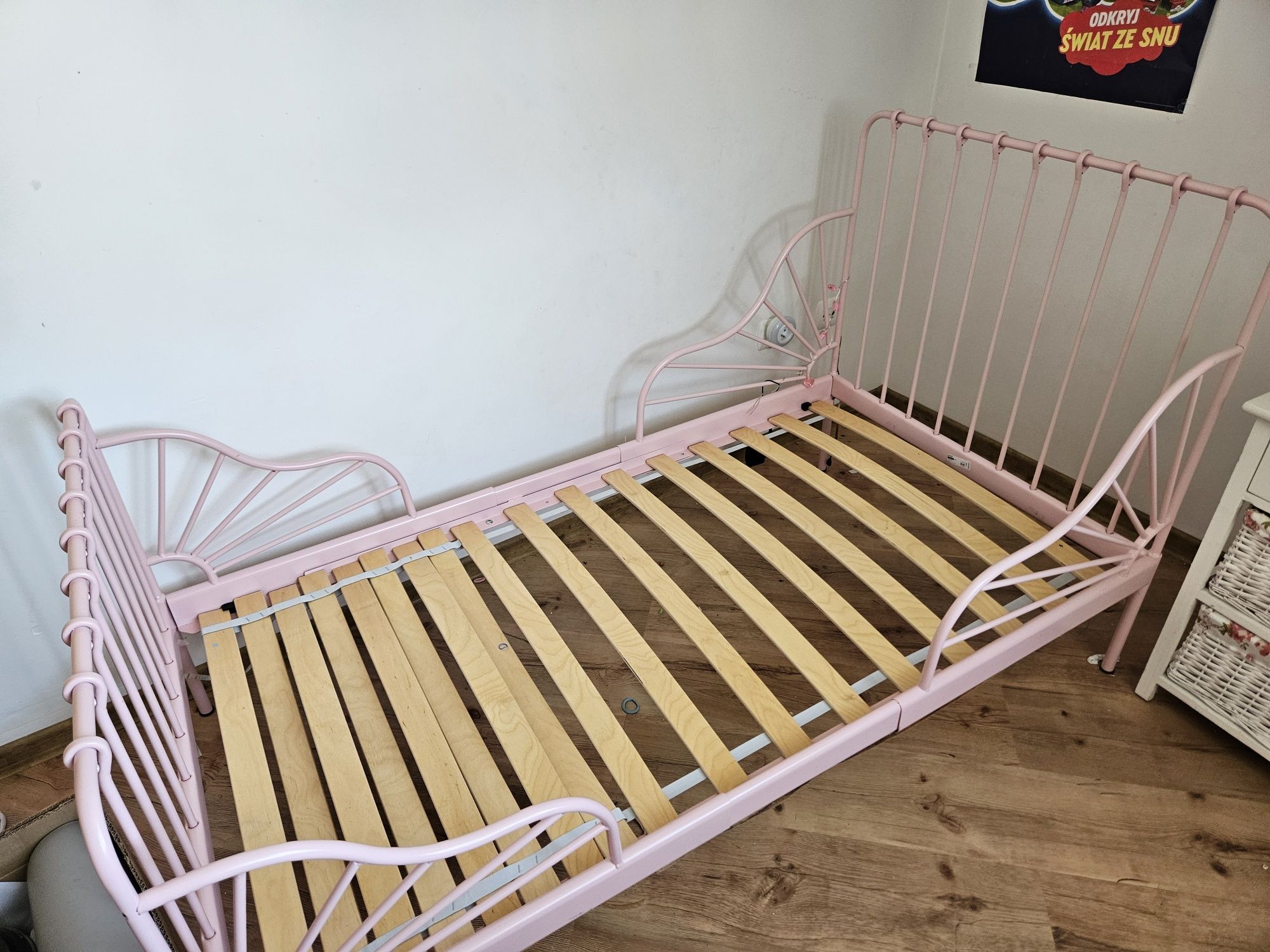 Łóżeczko Ikea Minnem rosnące z dzieckiem Regulowane
