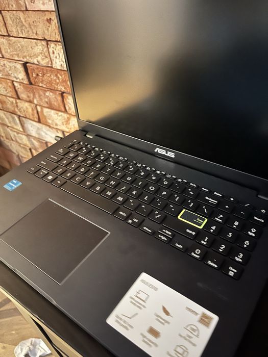 Laptop asus jak nowy