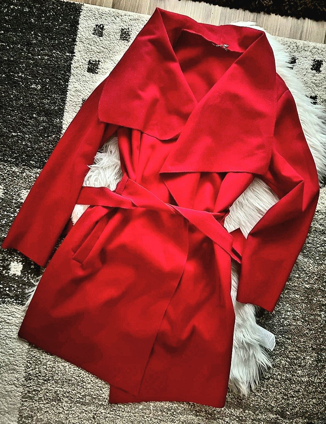 Czerwony płaszcz  roz.S/M okazja