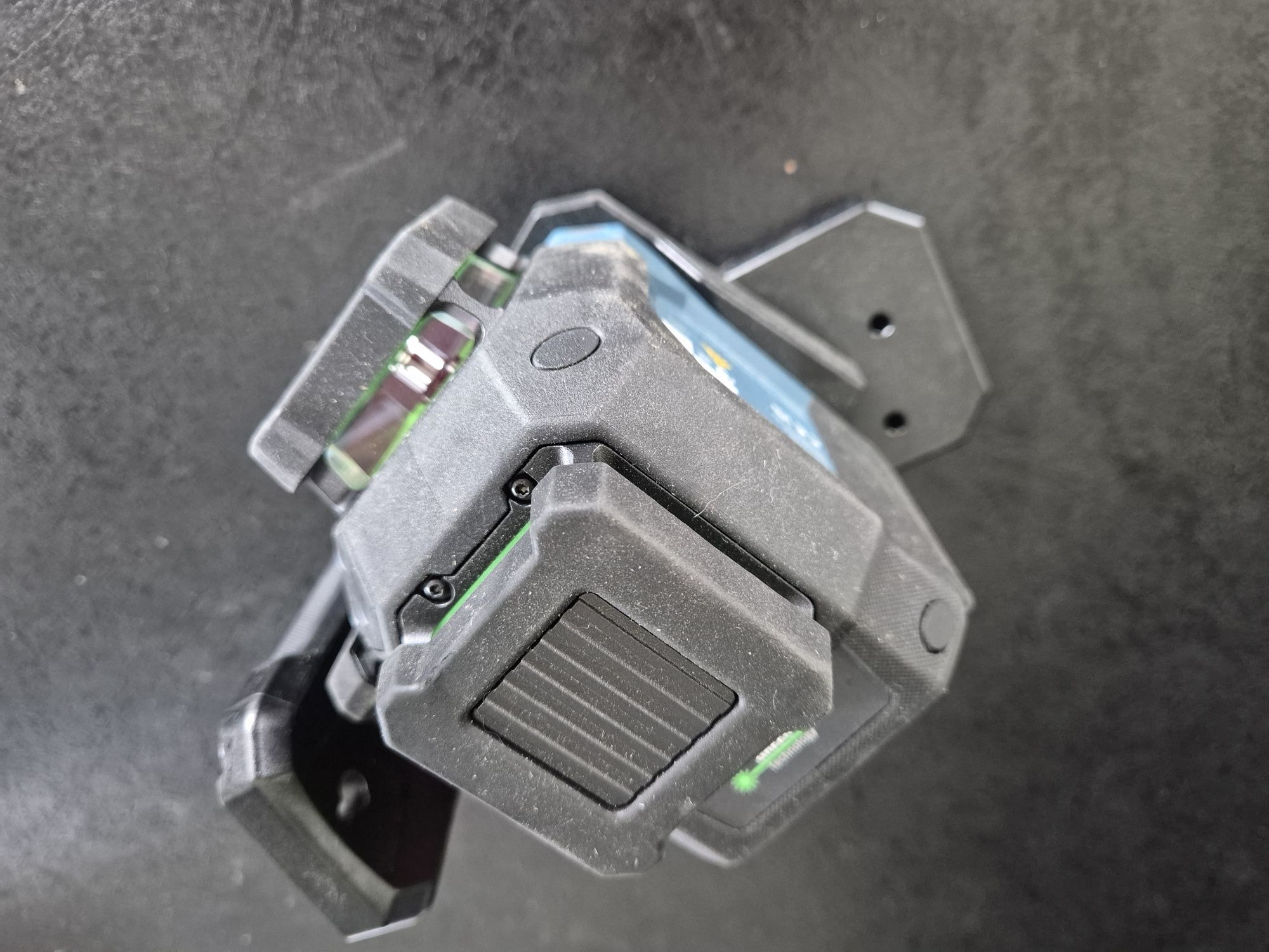 Laser krzyżowy 3-płaszczyznowy Bosch GLL 18V-120-33 CG NOWY MODEL NOWY
