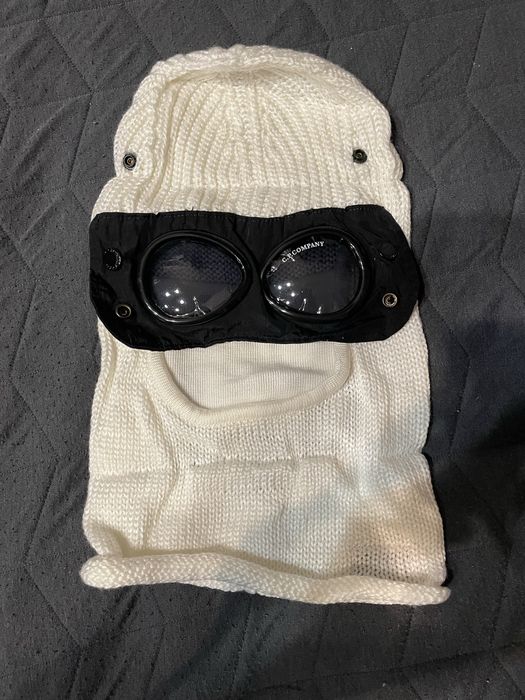 Biała kominiarka C.P. Company