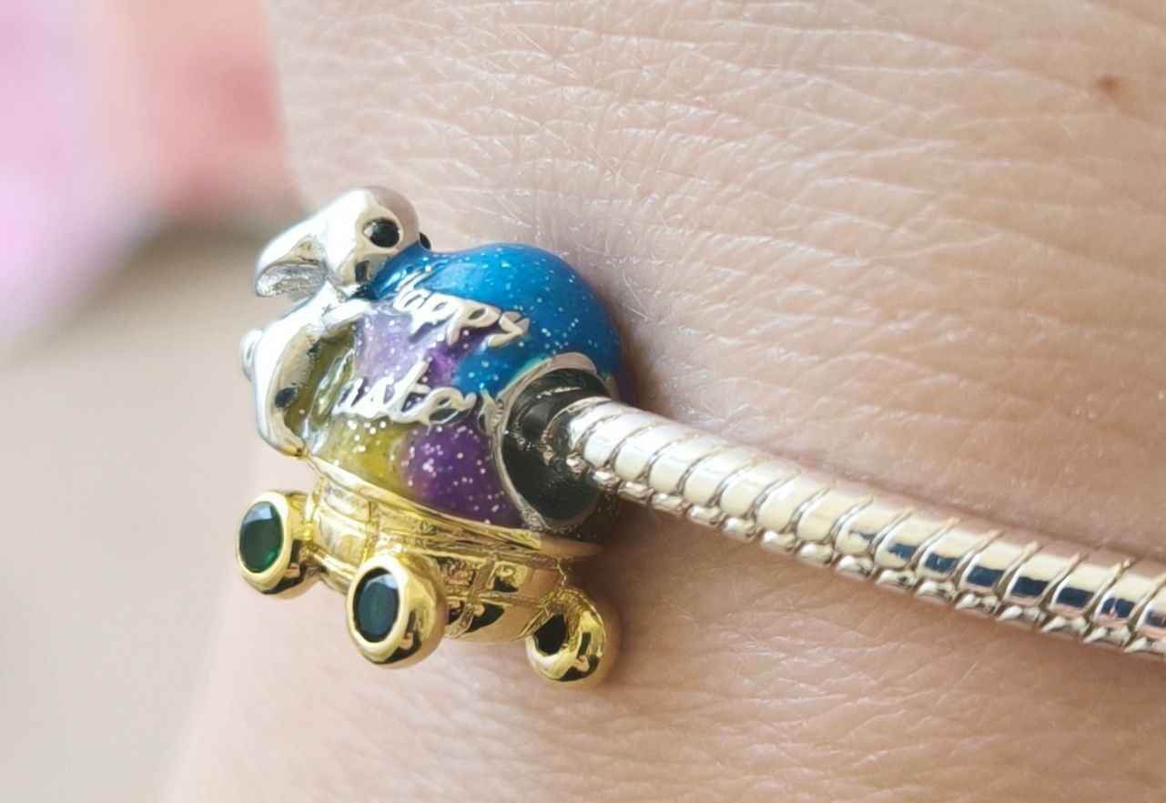 Charms zawieszka srebrna Królik Wielkanocny z Jajkiem S925