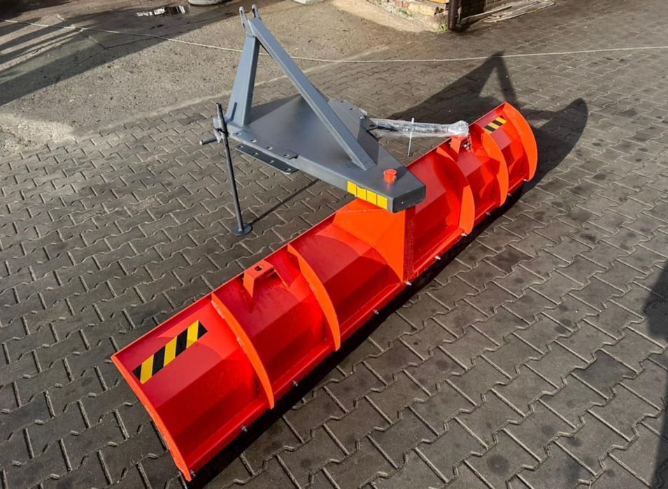 Na tył ciągnika, pług obrotowy na tył ciągnika MOCNY