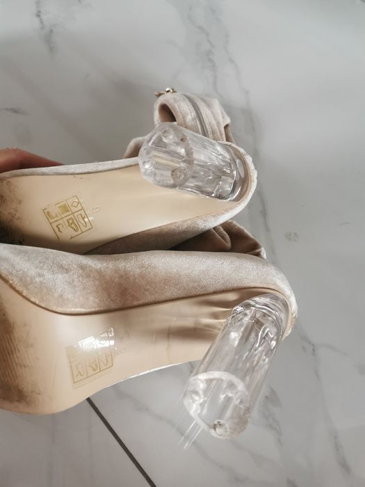 Botki damskie SIMMI London na przezroczystym obcasie